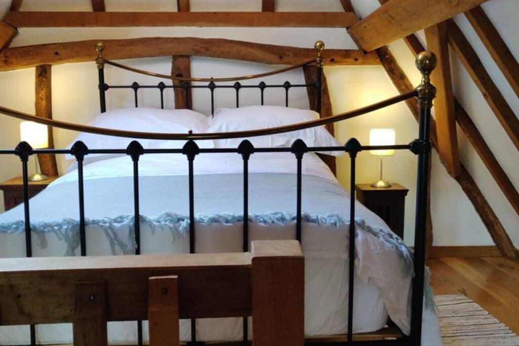 Cosy Listed Barn In Peaceful Country Village Granborough 外观 照片